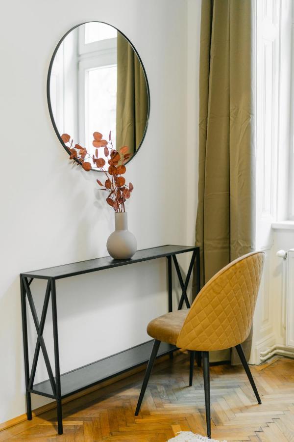 Cozy Apt Perfect For 4-6 Tv Metro Self-Checkin Відень Екстер'єр фото