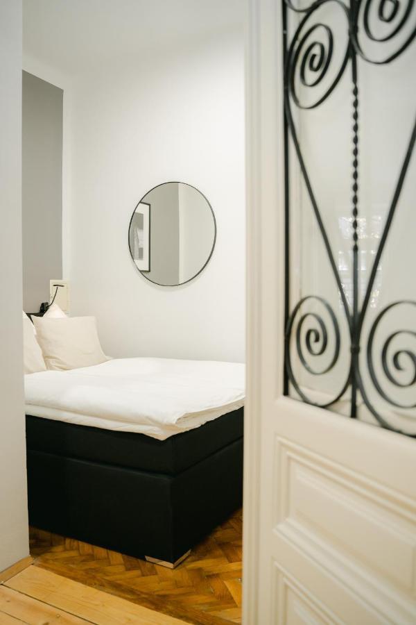 Cozy Apt Perfect For 4-6 Tv Metro Self-Checkin Відень Екстер'єр фото